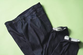 「ユニクロの買いなデニム」快適な穿き心地、王道デザインで3,990円はすごい…“楽チンすぎる進化版ジーンズ”の実力をスタイリストが徹底解説