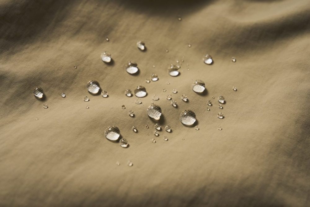 はっ水加工も施されており、雨や水に強いのも特徴
