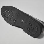 アウトソールはグリップ力のあるラバー製で走れるほど安定している