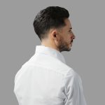 上からシャツを羽織っても目立ちにくいコンパクトなサイズで、かつ動作音を従来よりも最大約50％低減させているので、ビジネスシーンでも安心して使用できる