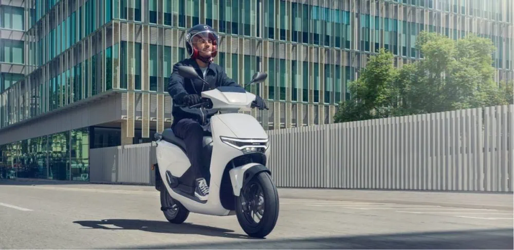 第3位　「二輪の世界を広げる…待望の電動バイク」ホンダから原付二種タイプのパーソナル電動バイク“CUV e:”が登場！