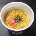 スープはカニの旨味のほかに、魚介のコクと豚骨の甘味がミックスされて、複雑ながらも一体感のある濃厚な味わい。麺はストレートで濃厚なスープを適度に口の中へつれてきて、麺の甘味を感じながらカニや豚骨の風味が楽しめて、より満足度が高くなります
