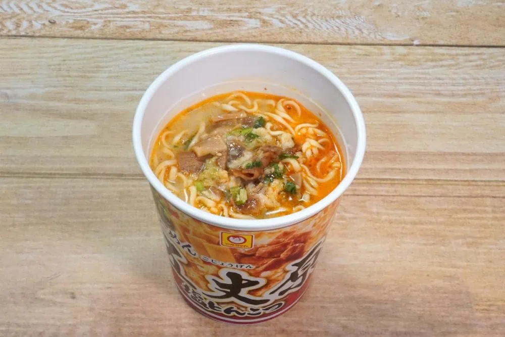 第3位　「このカップ麺、ガチで激うまだった」4月に調査した“旨味濃厚な豚骨系”ベスト3杯【1位はピュアな豚骨の旨味がすごい塩とんこつ】