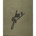 それぞれに横尾氏のサイン刺繍が入る特別仕様