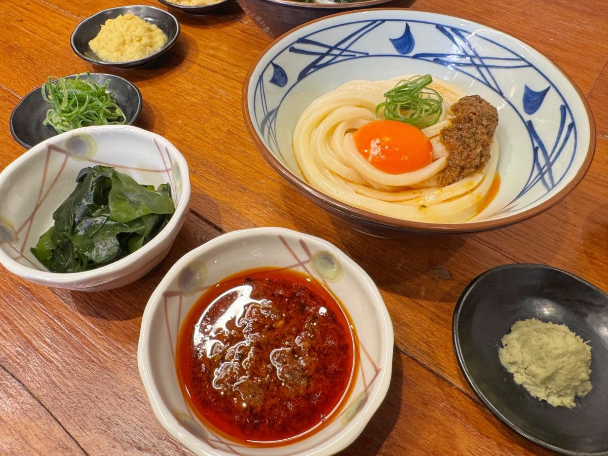 無料の薬味とトッピングに「わかめ」「しび辛ラー油」が新登場！