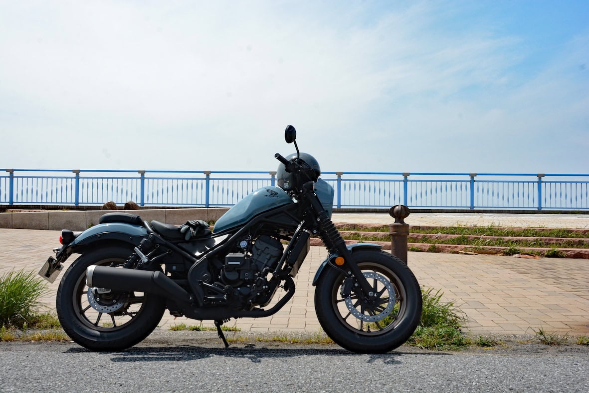 ちょっとバイクに乗ってみたい人、クラッチ操作が少し苦手な初心者の人、そして楽にバイクライドを楽しみたいという人にマッチする”FUN”バイク