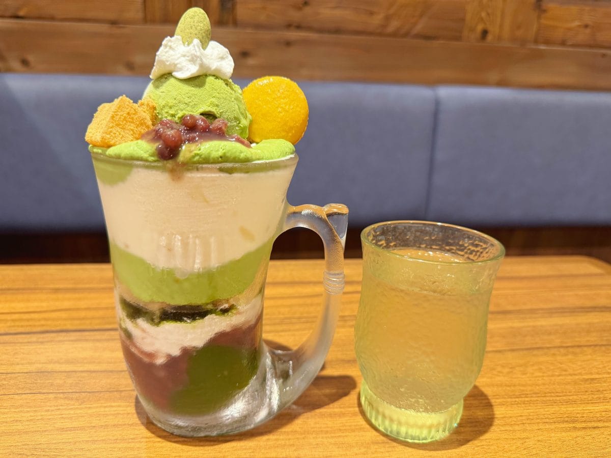 たっぷりサイズのよくばり抹茶パフェ