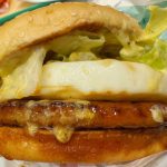 すっきりとした清涼感のあるソースはこのバーガーならでは