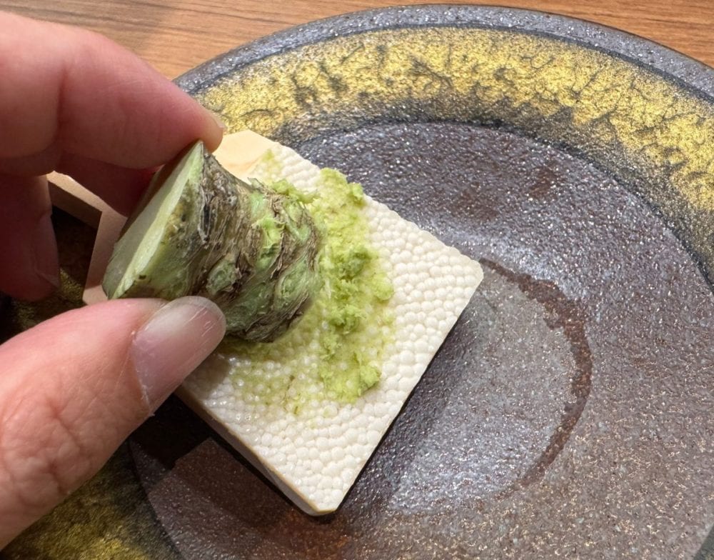 生本わさびならではの芳醇な香りが、ネタの旨味をさらに引き立ててくれます