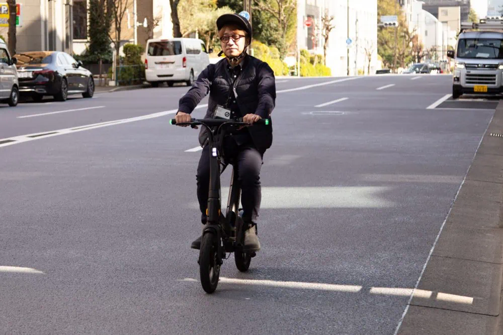 第2位「チェーンがない電動自転車!?」何もついてないのが潔い！免許不要の特定小型原付“FreeMile evuco”を試乗してみた
