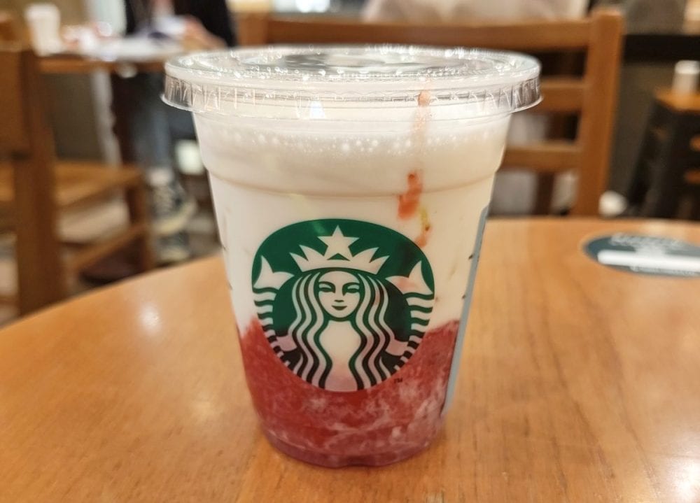 スターバックスコーヒー THE 苺 ミルク アイス （Tall）¥590 期間限定発売