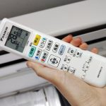 エアコンの風向きは「下」or「水平」どちらが節電？