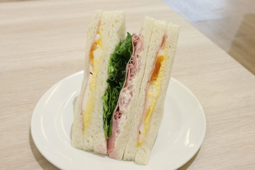 「ハムとたまごのサンド」