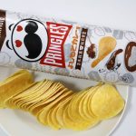 「プリングルズ よしもとカレー味」