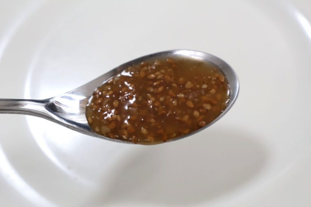 味は強めの酸味→玉ねぎとごま→最後にほんのりにんにく