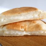 「もっちりホットクダブルチーズ」は中からチーズとろ～りでうれしい