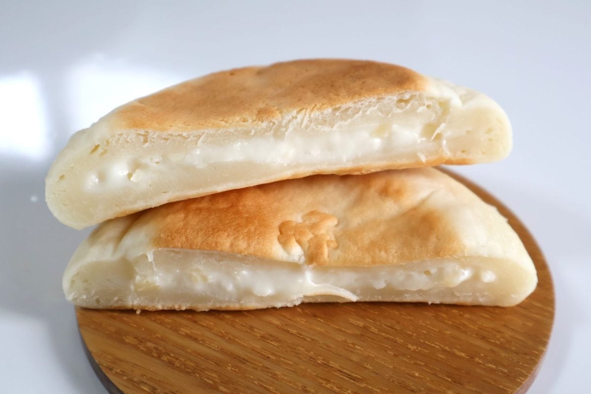 「もっちりホットクダブルチーズ」は中からチーズとろ～りでうれしい