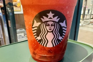 スタバの新作「イチゴの濃縮感がすごかった」、“スシローvsくら寿司”限定スイーツ食べ比べ…ほか【スイーツの人気記事ランキングベスト3】（2025年4月版）