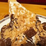 トッピングは、ミニサイズのキットカット＆フィアンティーヌ