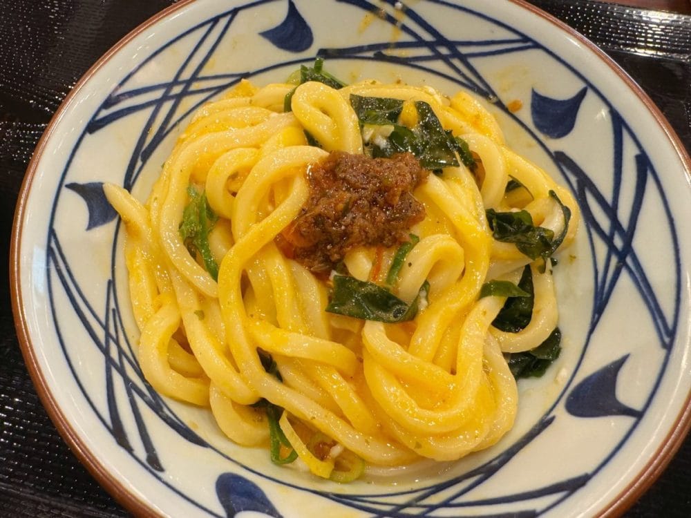 最後に追いしび辛ラー油をトッピングして完成！