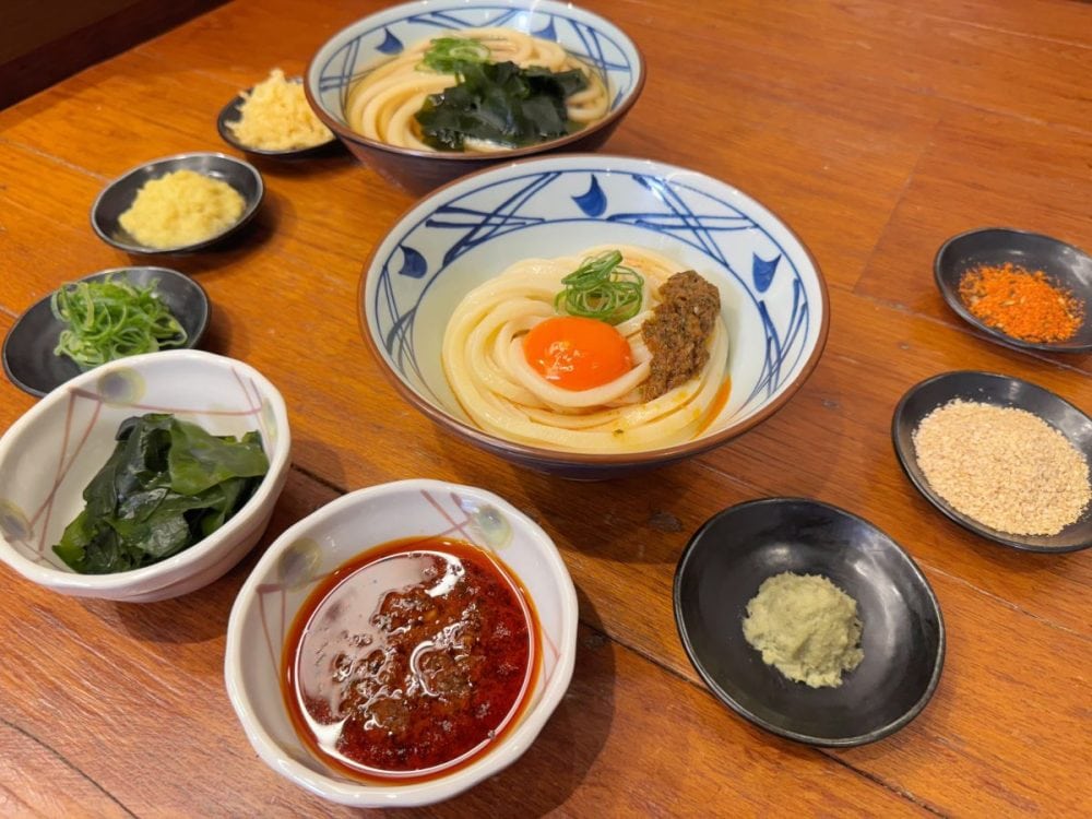 無料の薬味とトッピングに「わかめ」「しび辛ラー油」が新登場！