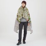 ミレー「オフライン ポンチョ ブランケット M」￥4,950／W140×H107㎝
