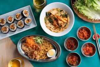 「初の韓国グルメフェア」本気度がすごい！進化したビビン麺、旨辛うどん…“成城石井流の本格韓国グルメ”3選をグルメライターが実食レポート