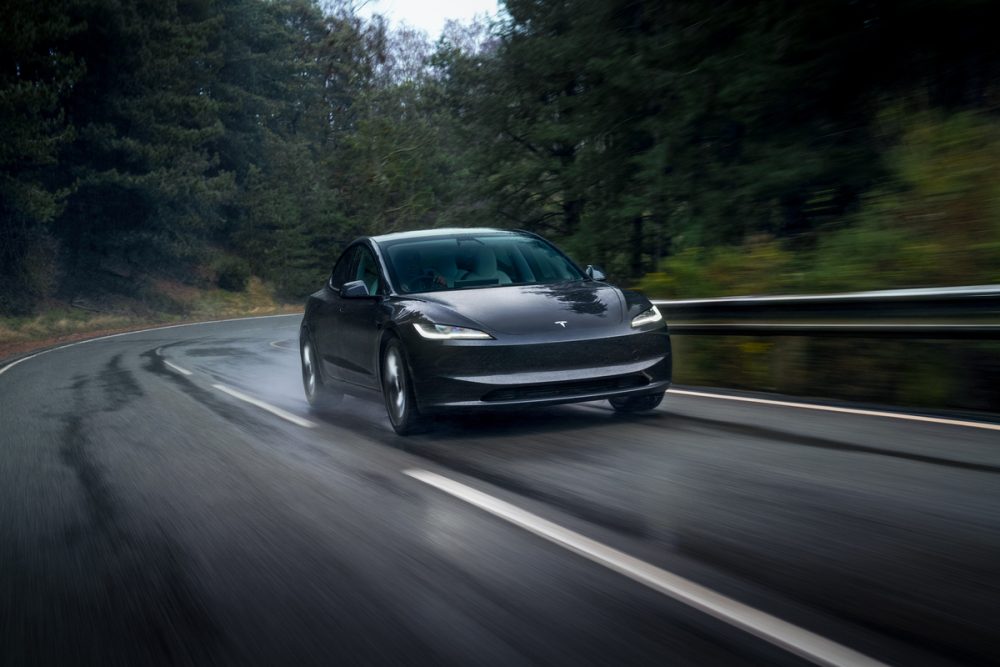 テスラ Model 3 RWDがいまなら399万円 !補助金活用で、クリーンエネルギー車が激安で買えちゃうってどういう仕組み?