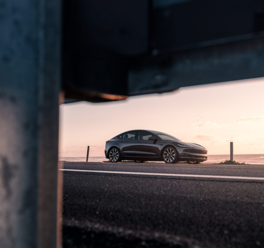 Model 3はスポーティで効率重視のデザイン