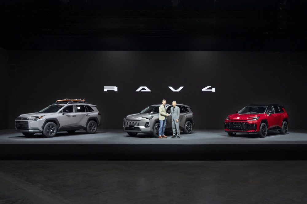 6代目となる新型トヨタ「RAV4」が世界初公開