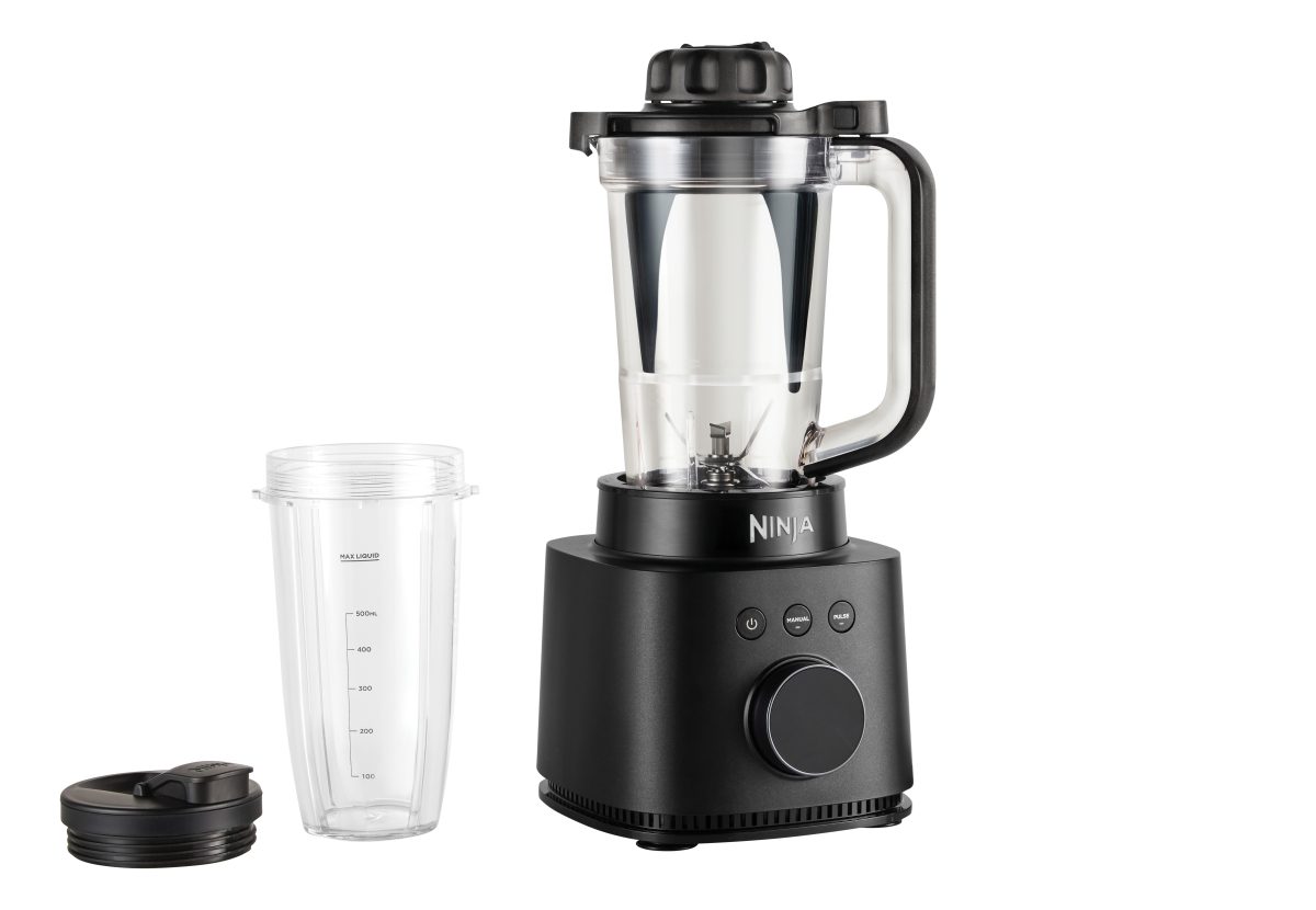 ニンジャ「ニンジャ ステルス iQ ミキサー」￥39,600／高さ389×幅175×奥行179㎜／約3.1kg（本体にフタ、ピッチャー、ブレードユニット装着時）