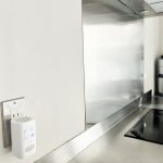 オゾン脱臭機をキッチンに設置すると炒め物・揚げ物のニオイ、焼き魚の強烈なニオイが素早く消臭