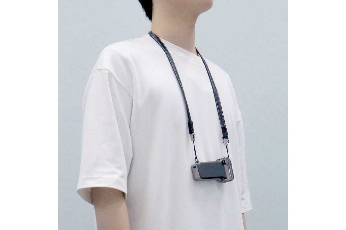 手持ち・首掛け・卓上の3wayで使用できる