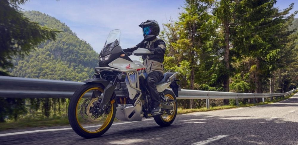 アクティブなツーリングを満喫したいのであれば、ホンダ「XL750 TRANSALP」はおすすめな一台