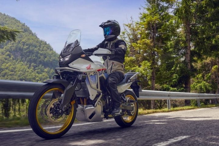 「ホンダの注目アドベンチャーバイク」マルチにツーリングを楽しみたいライダー必見！“HONDAXL750TRANSALP”の2025モデルが登場