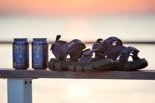 「オリオンビールが大人なサンダルに⁉」シャカのZストラップサンダルが高級感あるオリオンザ・プレミアムカラーに
