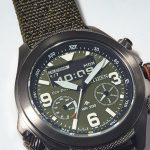 シチズン プロマスター JV1005-02W　「上部に解像度の高いMIP（メモリインピクセル）液晶を備え、各種情報を表示できる」