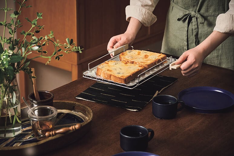 食パン2枚を並べて一度に焼ける