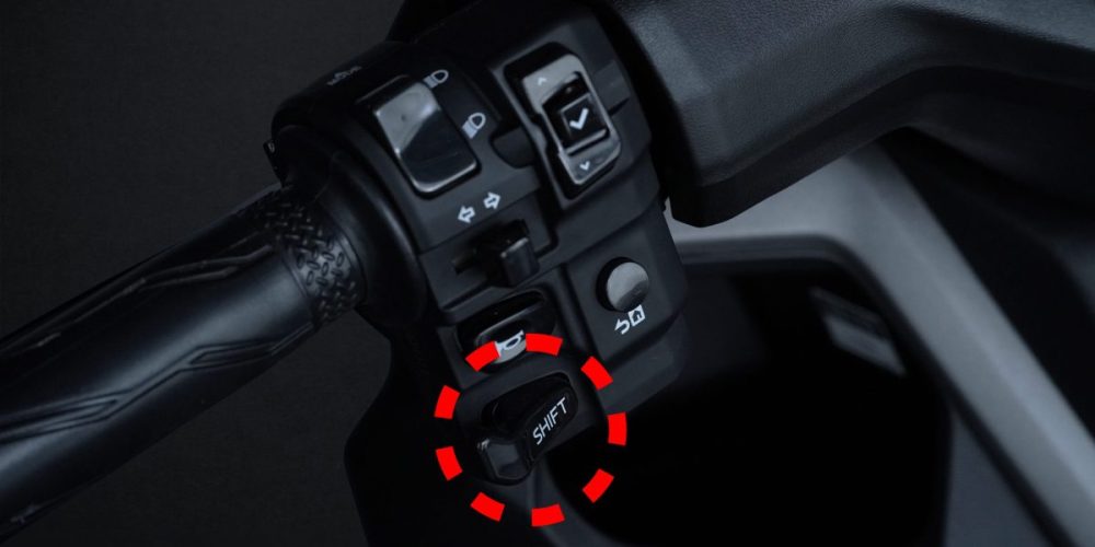 SHIFTダウンボタンは加速感を得たい時や下り坂等でエンジンブレーキを効かせたい時などに効果を発揮