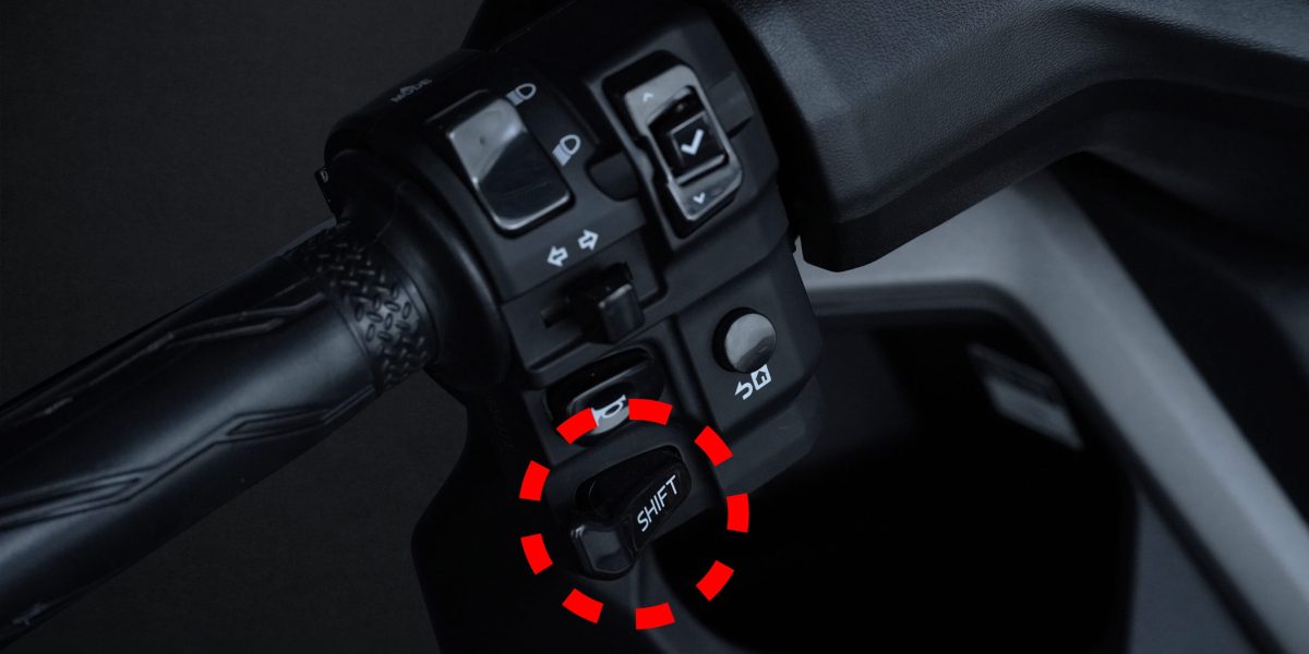 SHIFTダウンボタンは加速感を得たい時や下り坂等でエンジンブレーキを効かせたい時などに効果を発揮