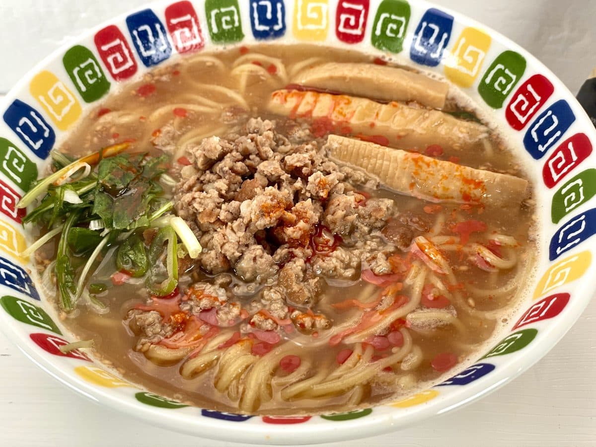 日清食品
日清ラ王 担々麺 3食パック／調理例として今回はタケノコの煮物とひき肉をチョイス