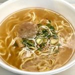 日清食品 「塩元帥 旨塩ラーメン」／塩元帥は大阪を中心に展開している体にやさしいと評判のチェーン店