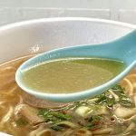 日清食品 「塩元帥 旨塩ラーメン」／鶏ガラと魚介の旨み、そこにオニオンのローストをしっかりと感じさせる立体的な旨塩の清湯スープ