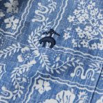 胸元にはゴールデン フリースの刺繍も