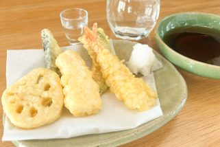 「イオンのPBがスゴ過ぎる」まさか冷凍食品で…家にストック可能な“サクサクの揚げたて天ぷら”があるなんて！実食してみたら…