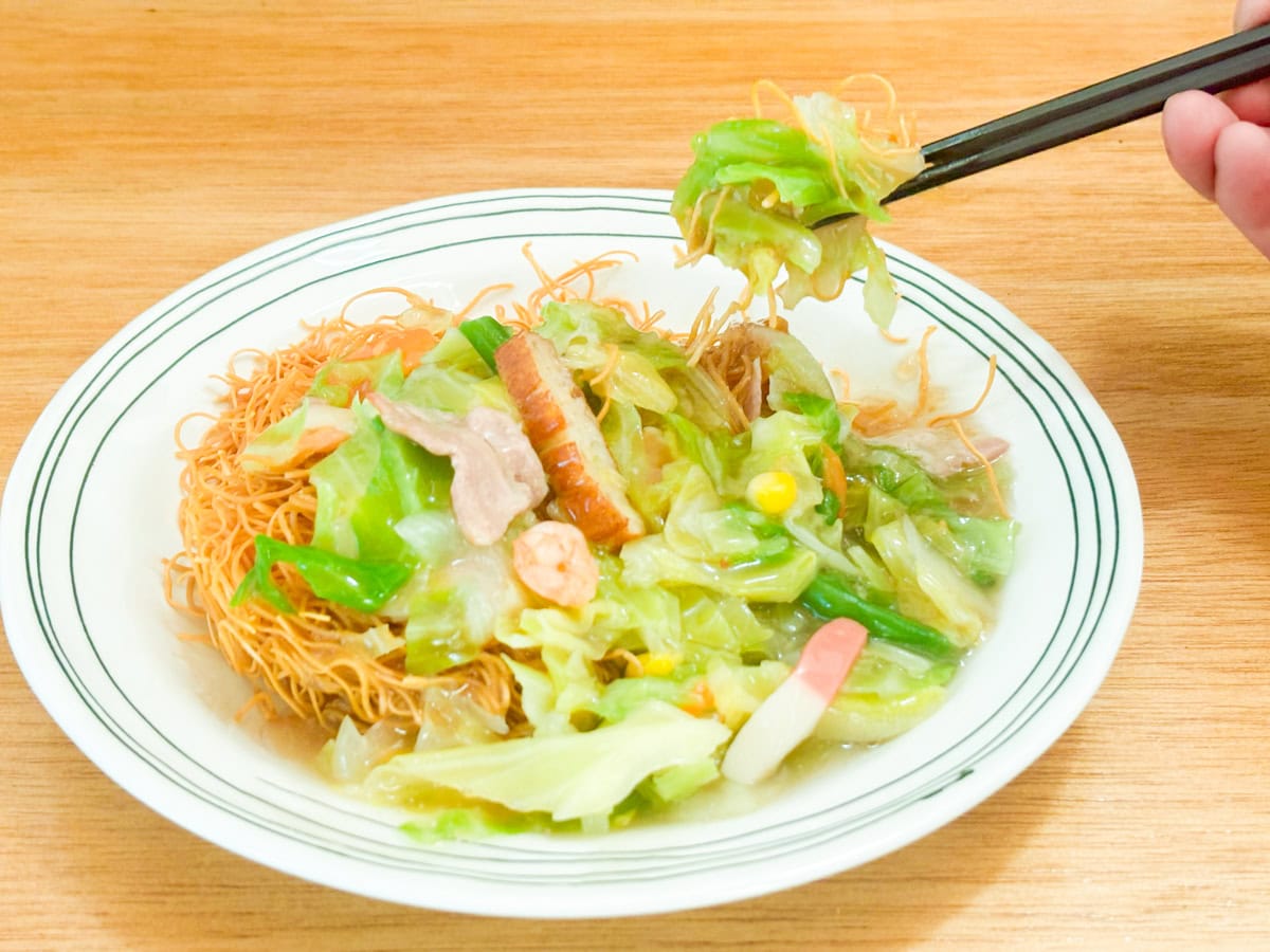 味はリンガーハットの皿うどんそのまんま！ でもキクラゲ不在は個人的に残念ポイント