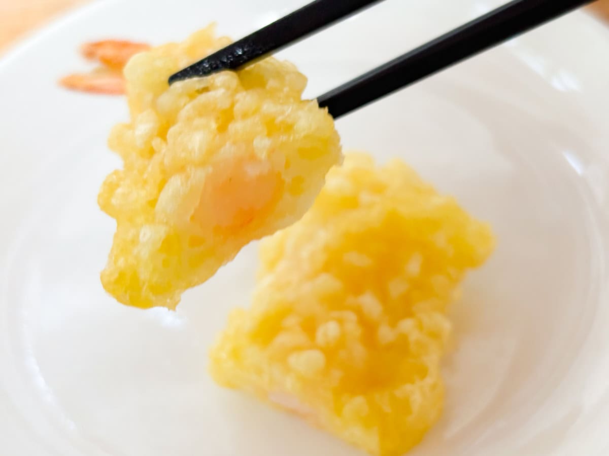 衣に負けちゃいそうなくらい細いエビだけど、プリっとした食感もあって冷凍天ぷらとしては合格点