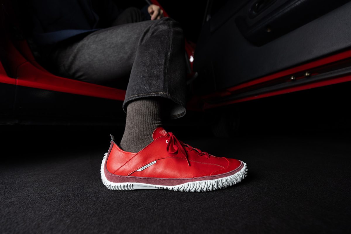 早くも一部完売の大注目シューズ」広島メーカー同士の最強コラボが実現