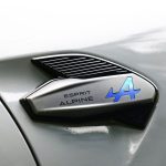 両方ともスポーティ仕様のエスプリ アルピーヌとなるが、マイルドハイブリッドにはテクノと呼ばれるベーシックグレードも用意される