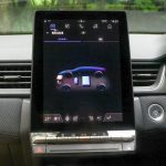 モニターでは快適機能の操作だけでなく、E-TECHのエネルギーマネージメントも表示できる